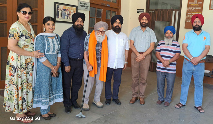 The first batch students of Khalsa College Mahilpur reached the college along with their families
